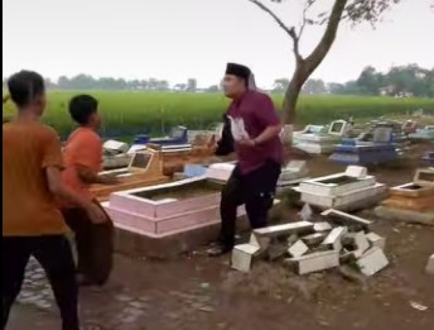 Tradisi Tawur Ziarah ke Makam pada Idul Fitri 2025: Menghormati Leluhur di Hari Kemenangan