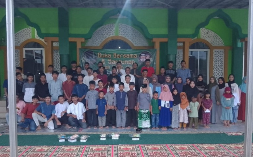 Pemuda Cariumulya Gelar Santunan Anak Yatim Piatu di Tengah Maraknya Judi Online